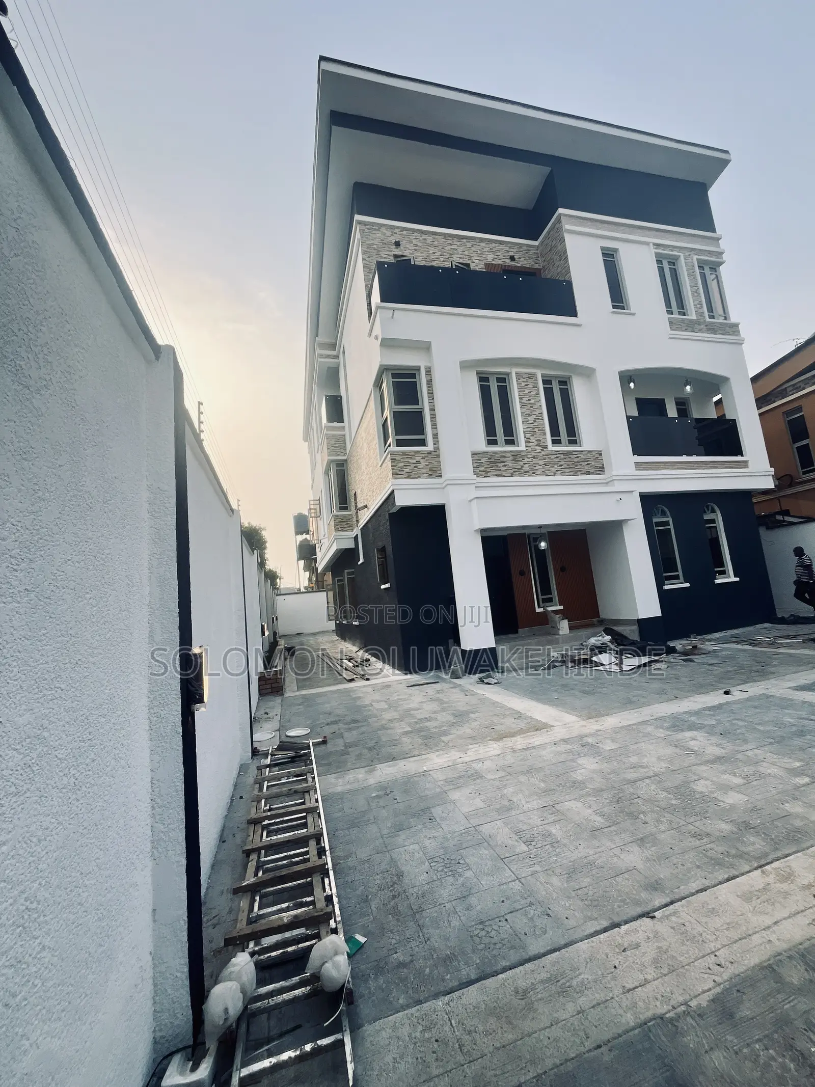 6bdrm Duplex in Gowon Estate, Alimosho for sale