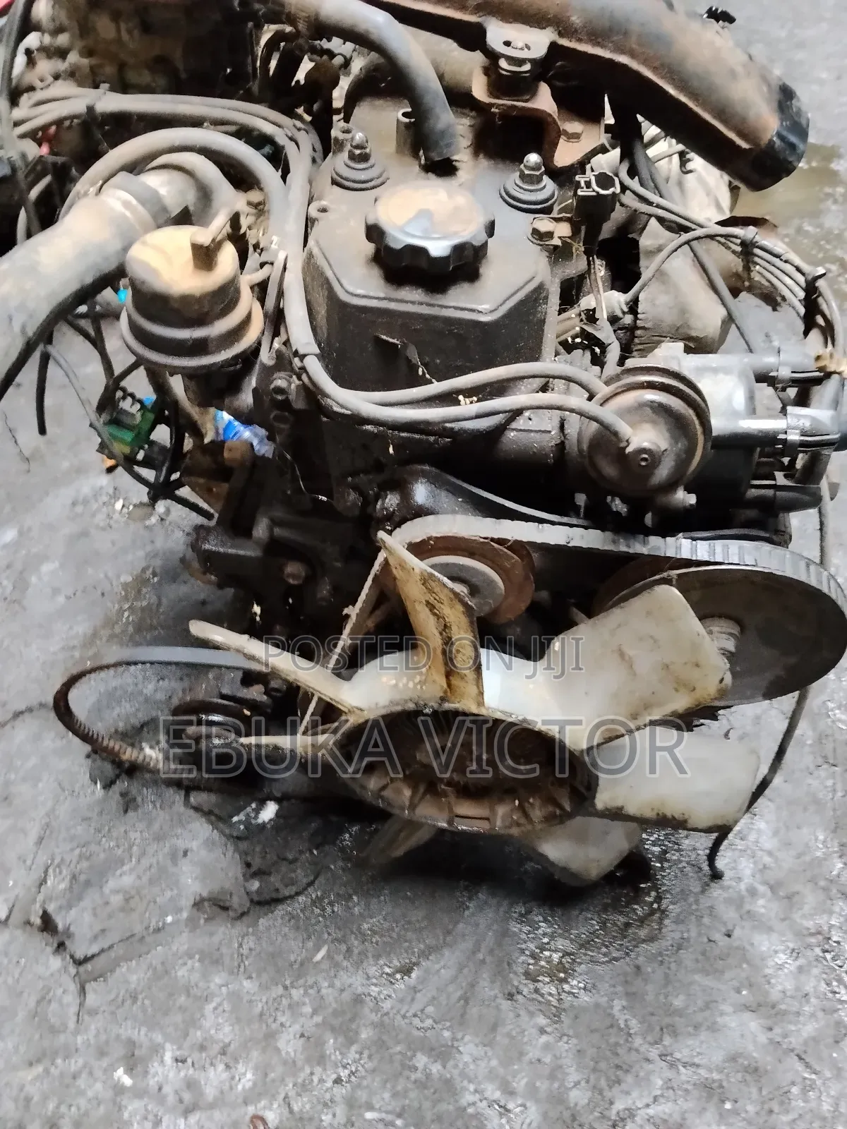 Engine and Gearbox Toyota Hiace Old Model Cabrator 22r