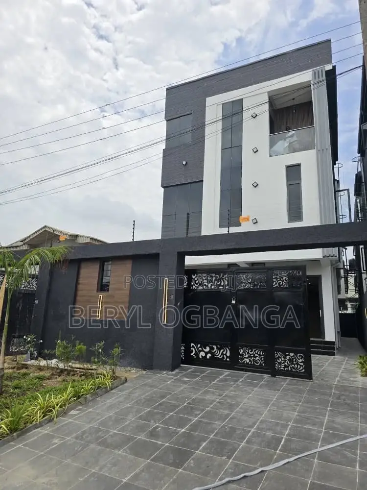 5bdrm Duplex in Ologolo for sale