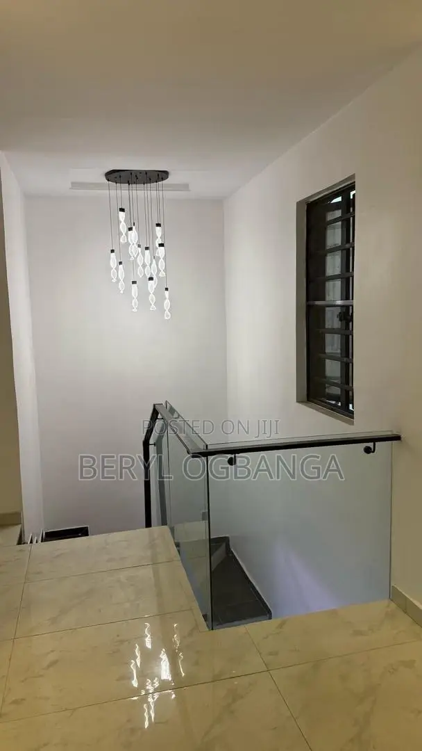 5bdrm Duplex in Ologolo for sale