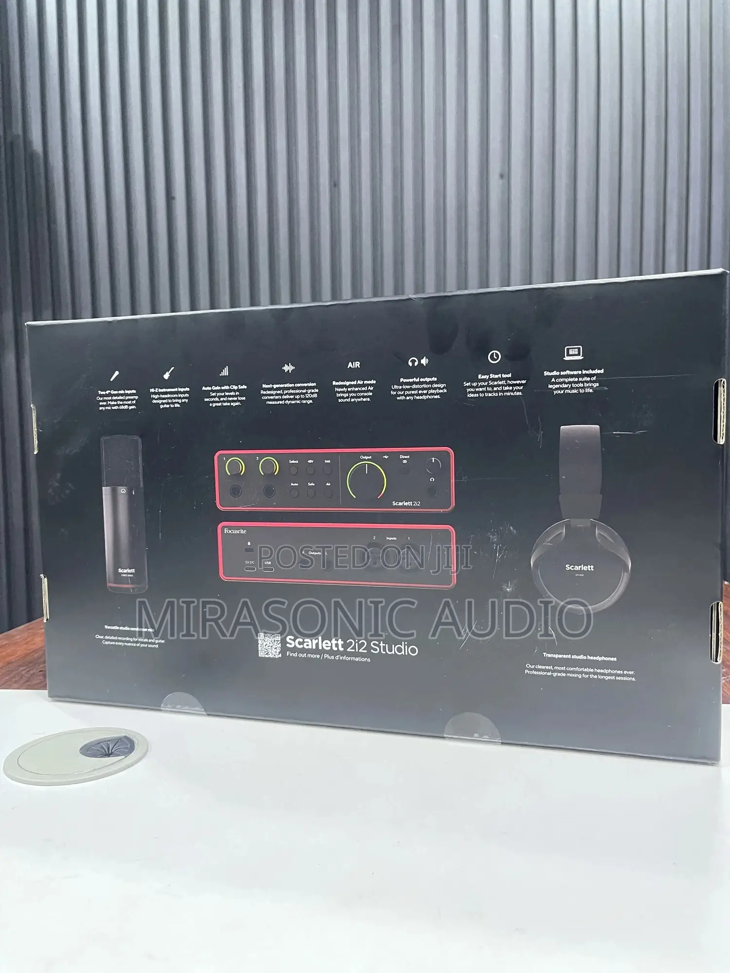 Focusrite 2i2 Studio Combo Includes,Mic And Headphones