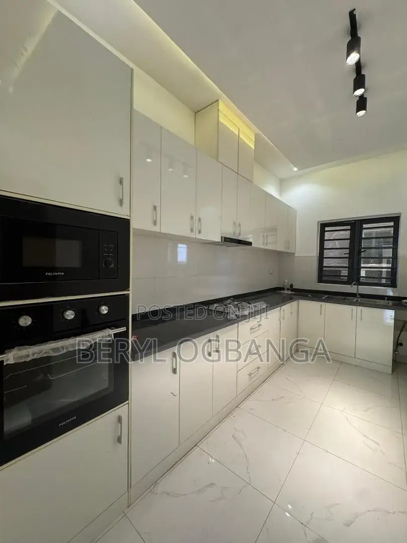 4bdrm Duplex in VGC / Ajah for sale