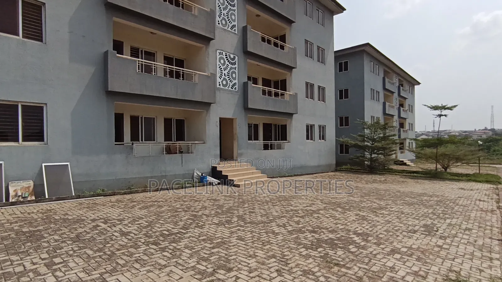 3bdrm Block of Flats in Ipaja / Ipaja for sale