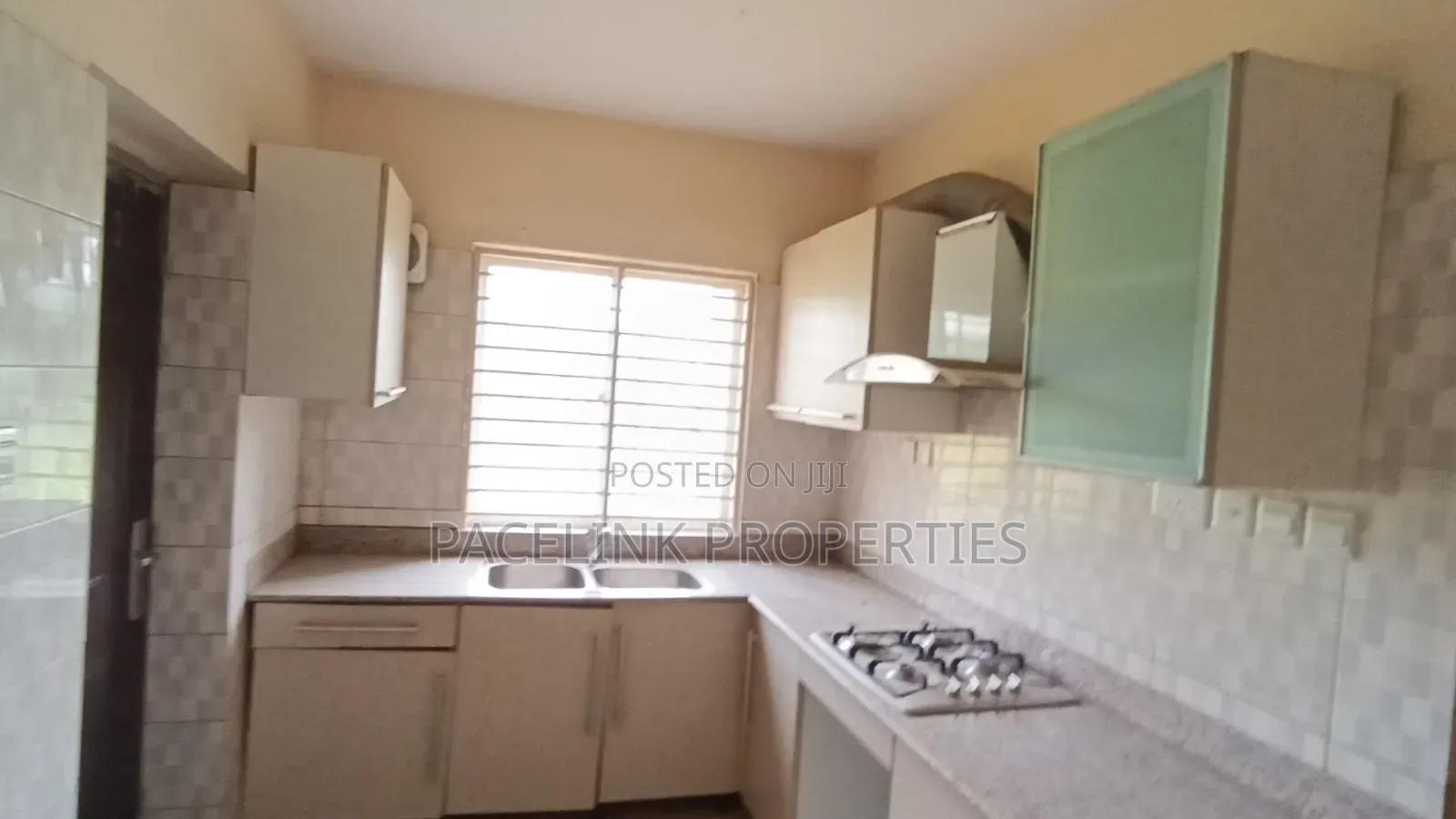 3bdrm Block of Flats in Ipaja / Ipaja for sale