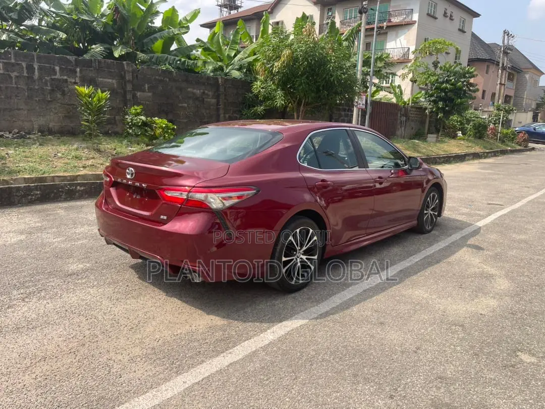 Toyota Camry SE (2.5L 4cyl 8A) 2019 Red