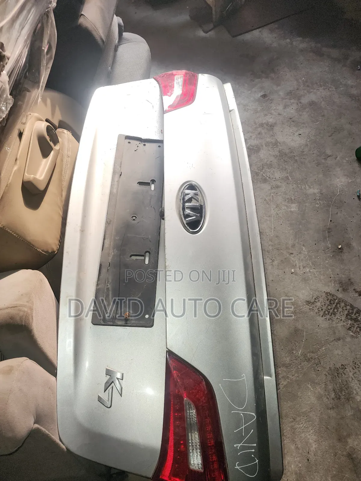 Boot Kia Cadenza 2014 Available