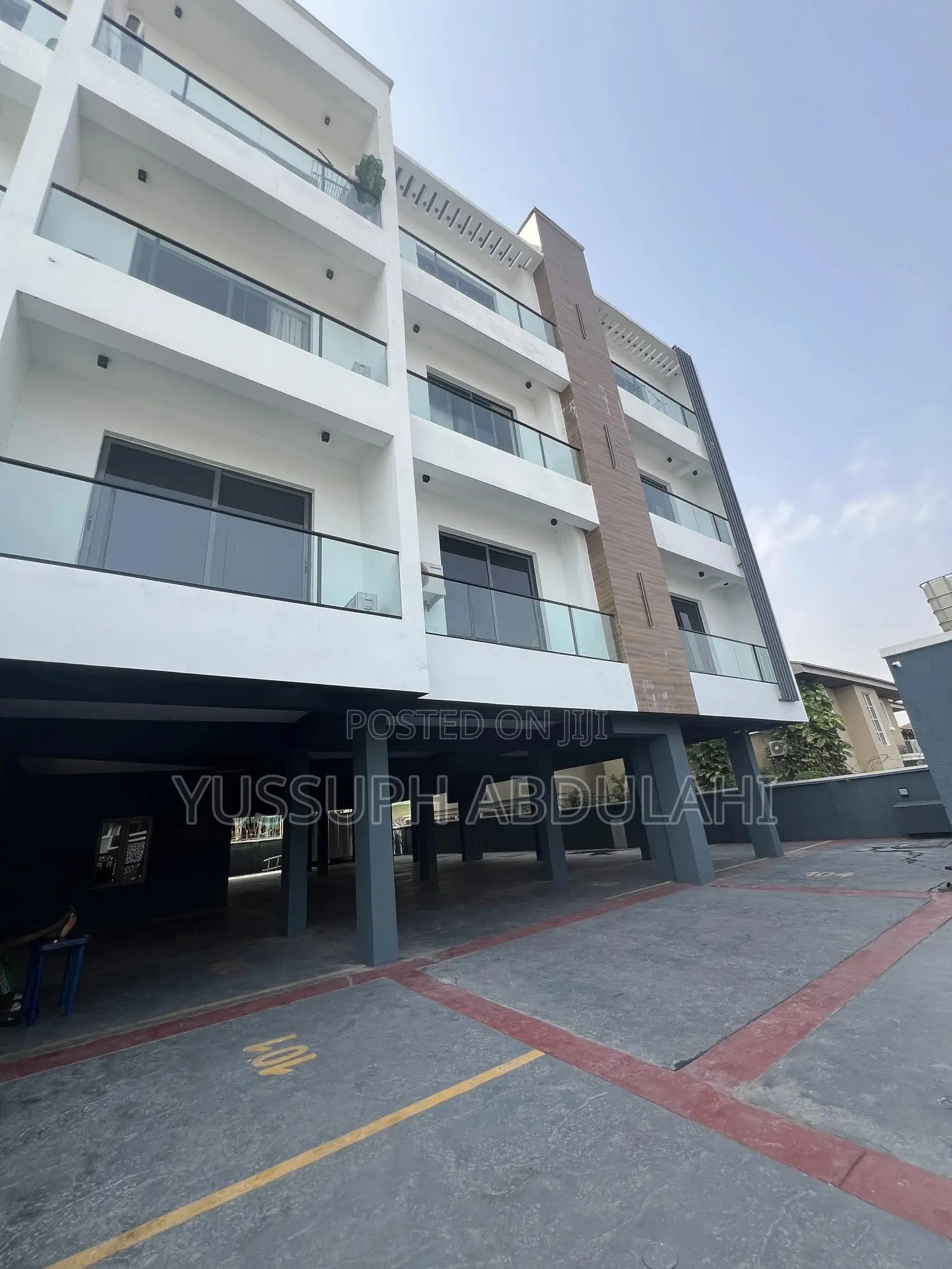 3bdrm Apartment in Lekki Phase1 for sale