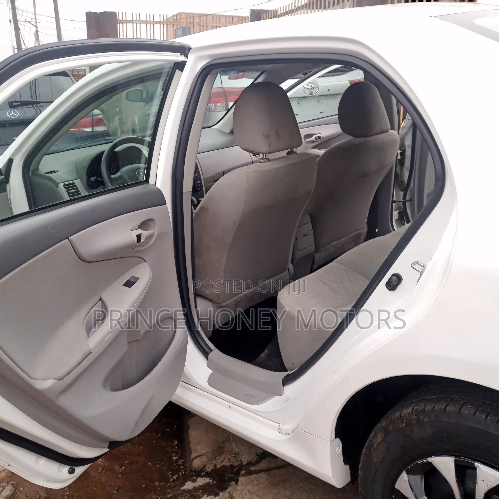 Toyota Corolla 2011 White