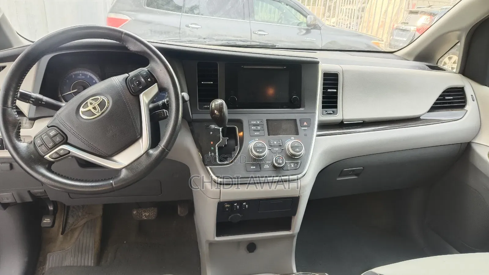 Toyota Sienna Limited Premium 7-Passenger 4dr Minivan (3.5L 6cyl 6A)