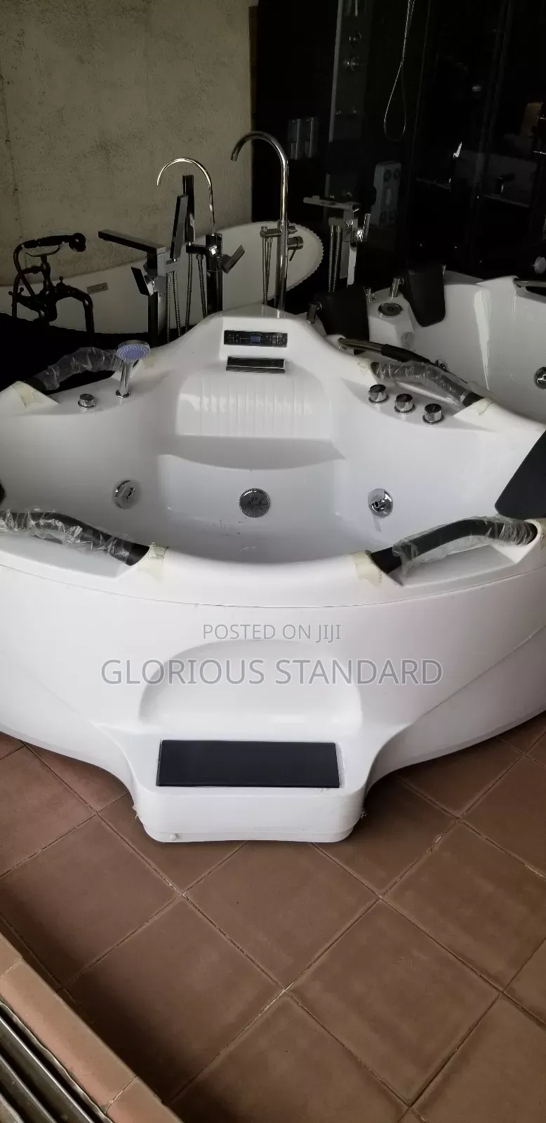 Corner Jacuzzi Massage Bathtub It Is Very Good