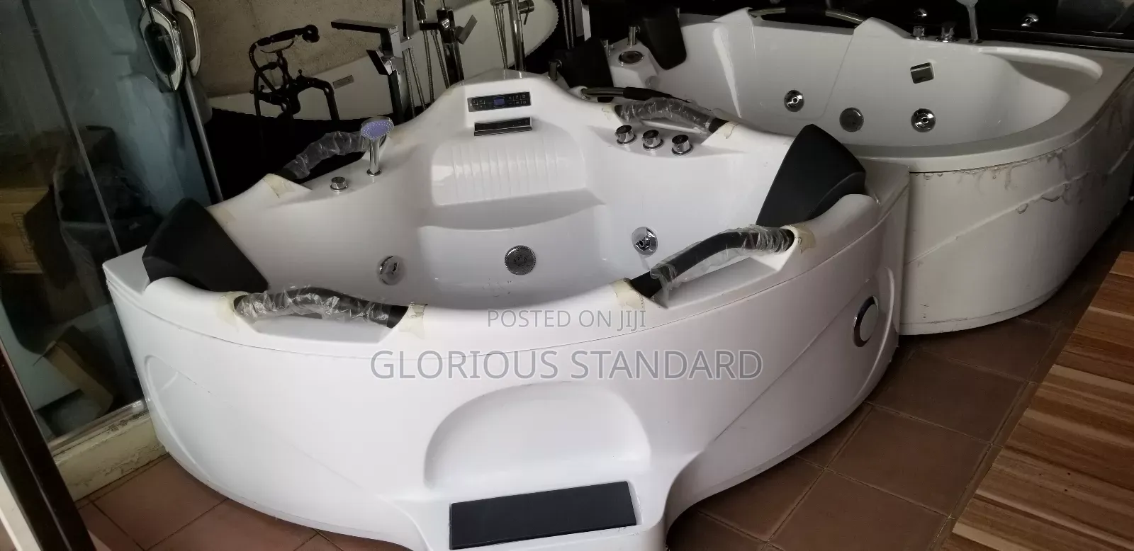 Corner Jacuzzi Massage Bathtub It Is Very Good