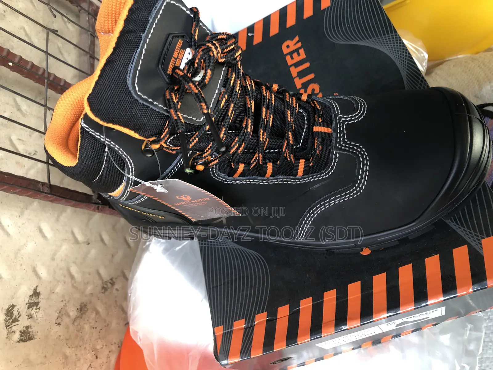 Hard Heel Boot