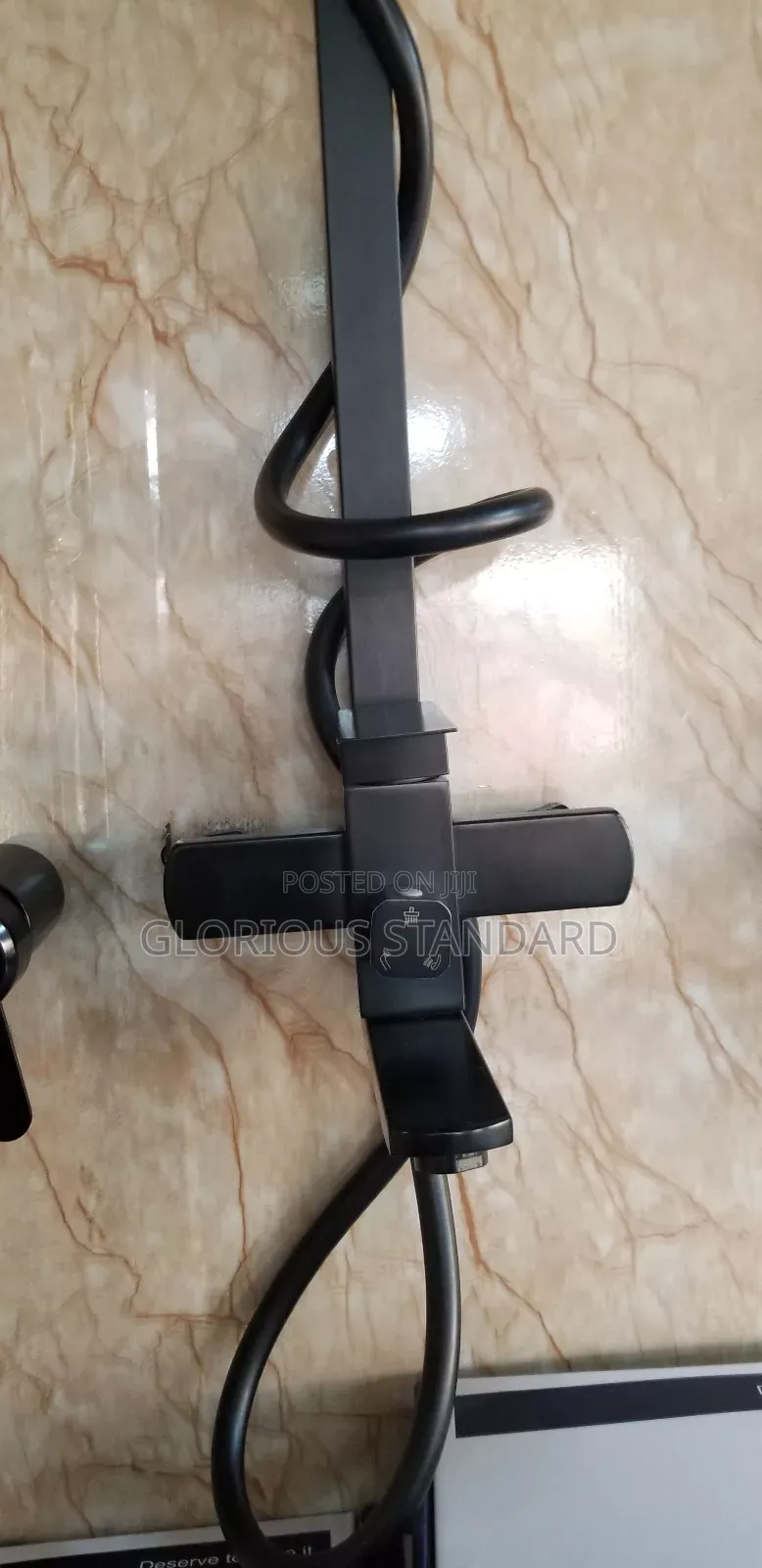 High Quality Black Standing Shower Set