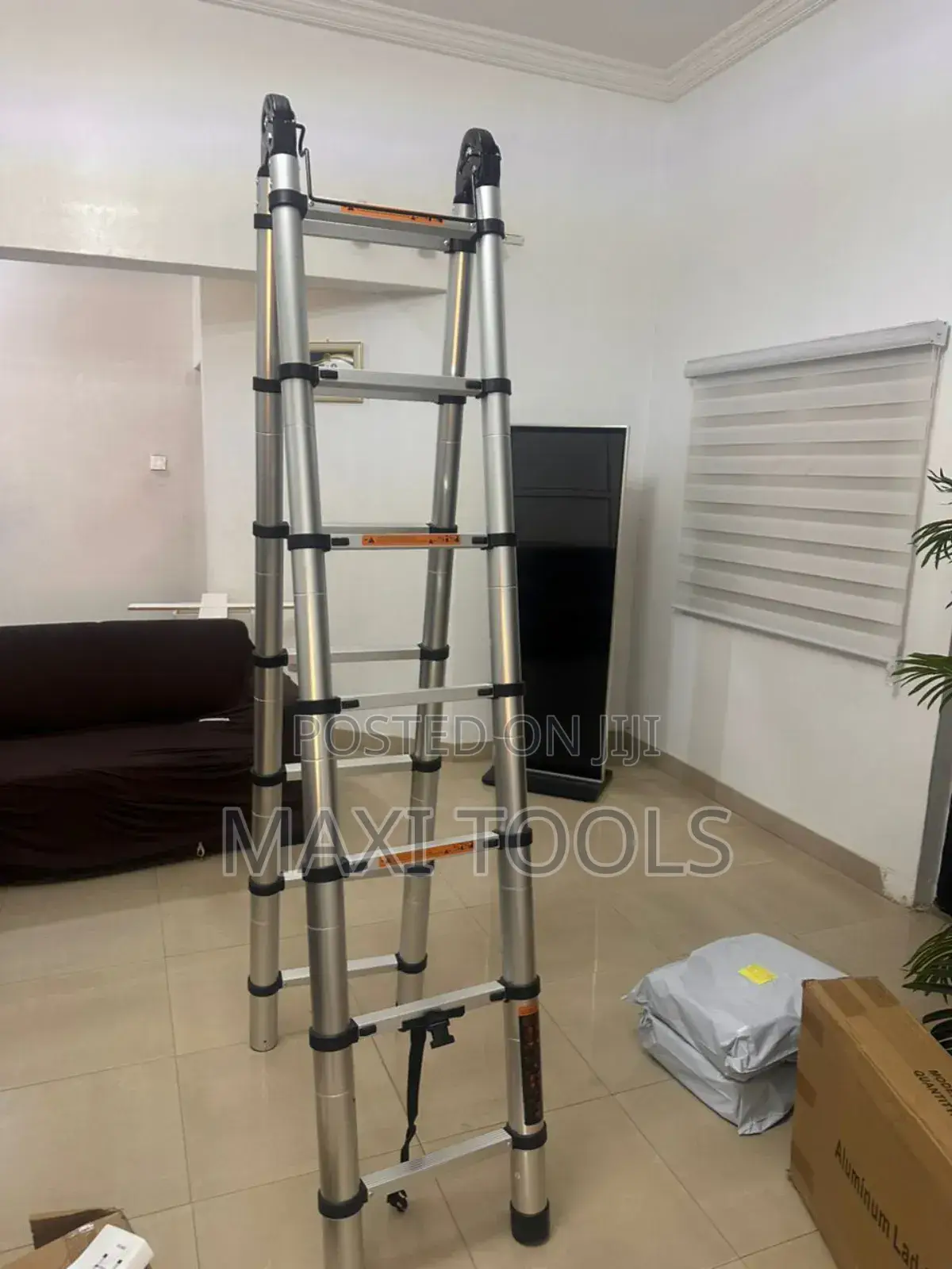 Aluminum Telescopic Extension Ladder, 14 Steps