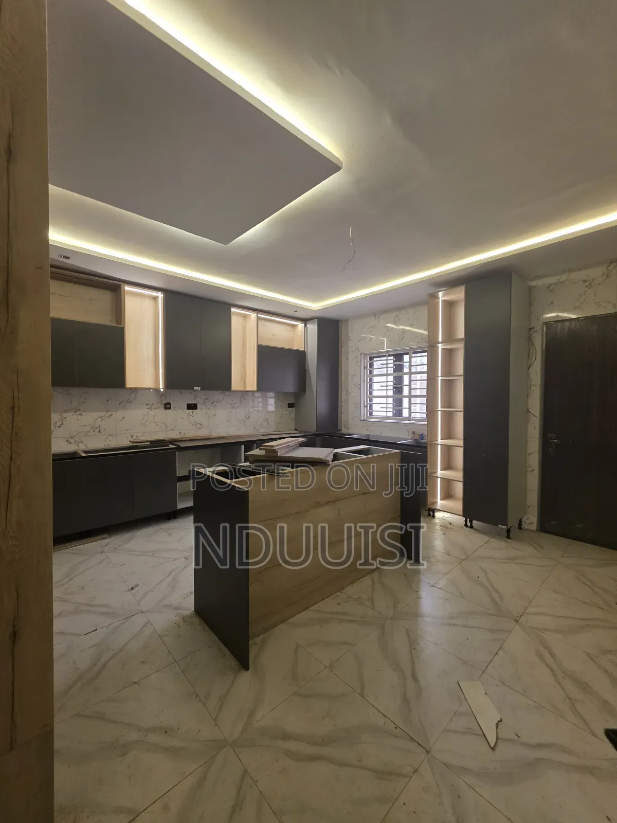 6bdrm Duplex in Asokoro for sale