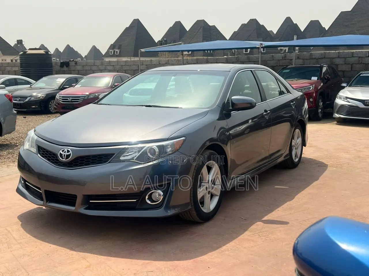 Toyota Camry SE 4dr Sedan (2.5L 4cyl 6A) 2013 Gray