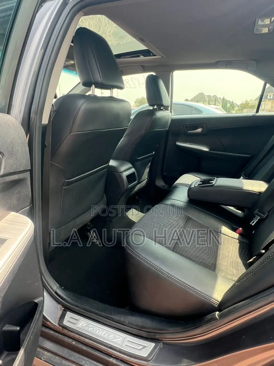 Toyota Camry SE 4dr Sedan (2.5L 4cyl 6A) 2013 Gray