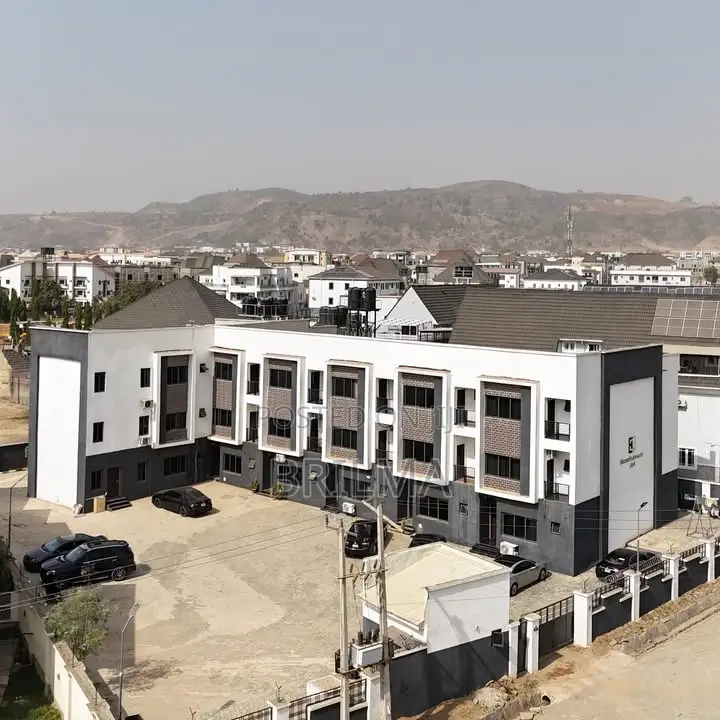 4bdrm Duplex in Jahi for sale