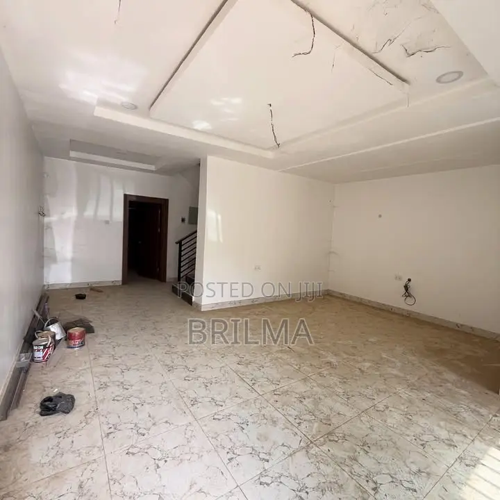 4bdrm Duplex in Jahi for sale