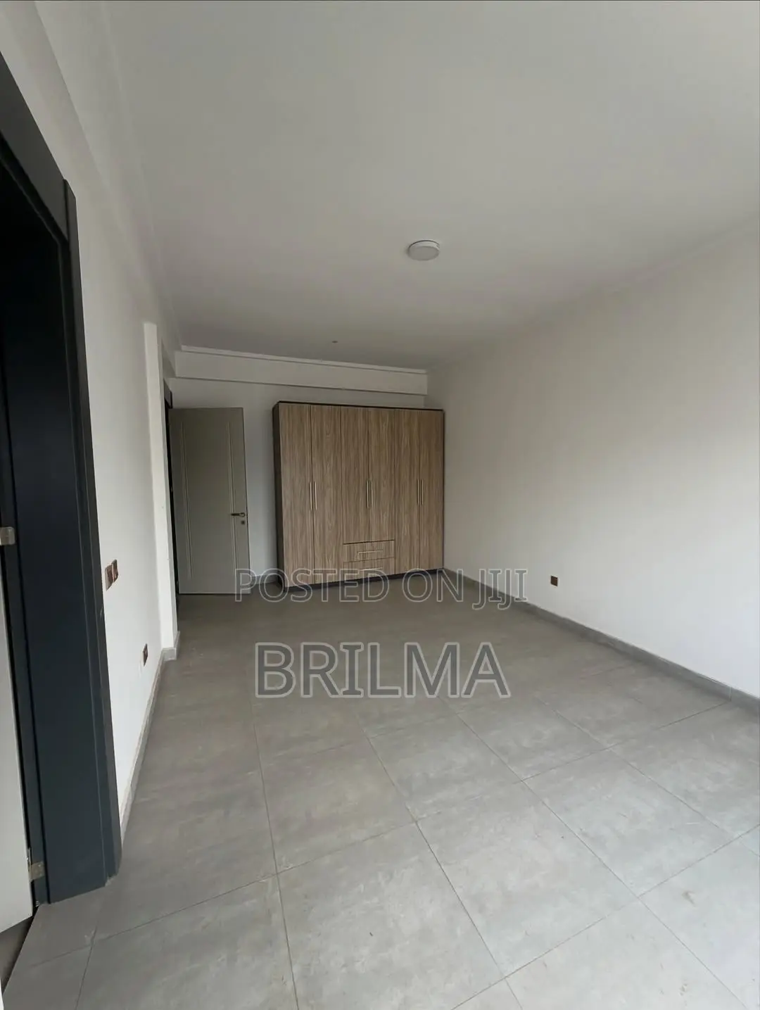 5bdrm Duplex in Jahi for sale