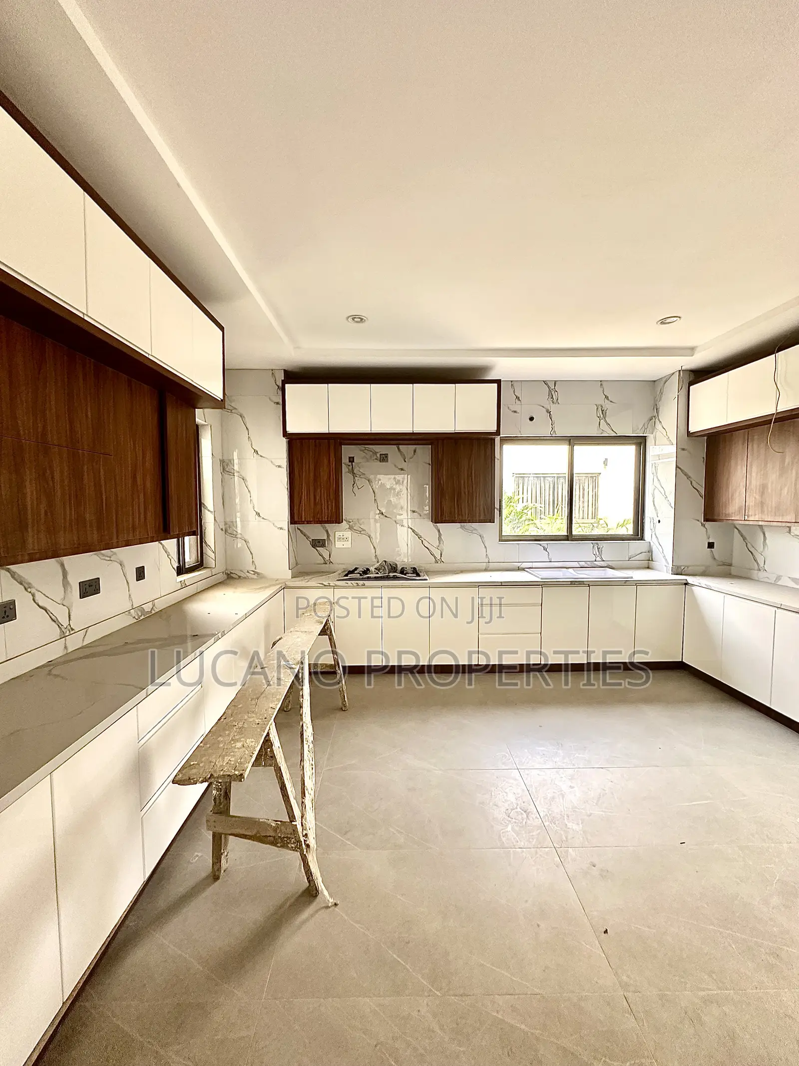 5bdrm Duplex in Maitama District for sale