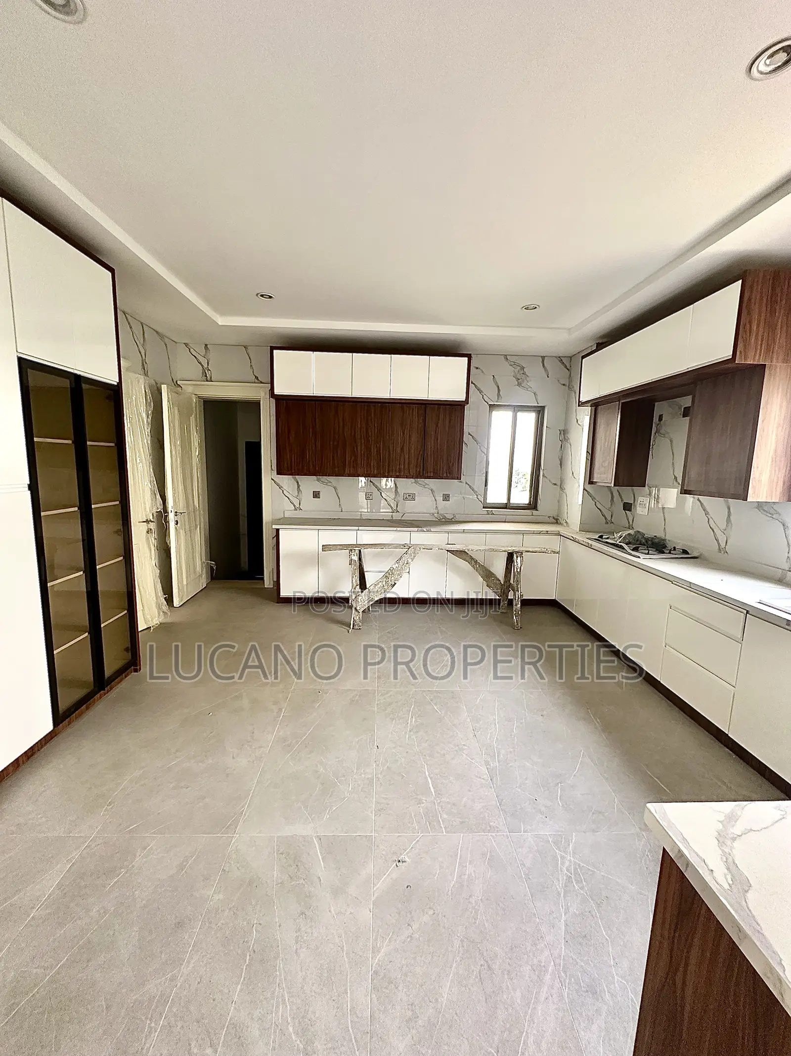 5bdrm Duplex in Maitama District for sale