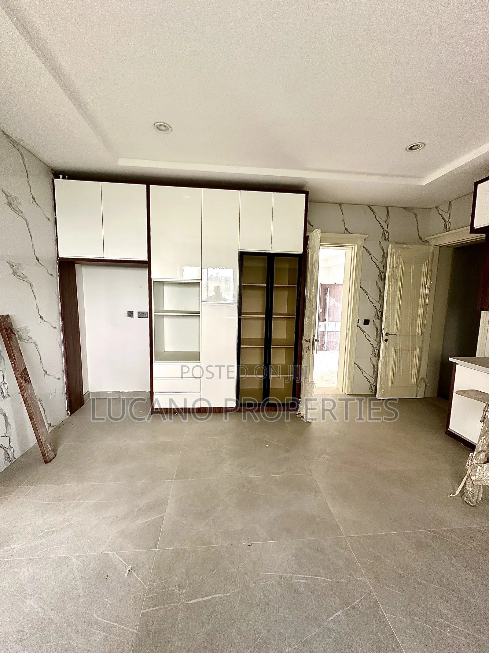 5bdrm Duplex in Maitama District for sale