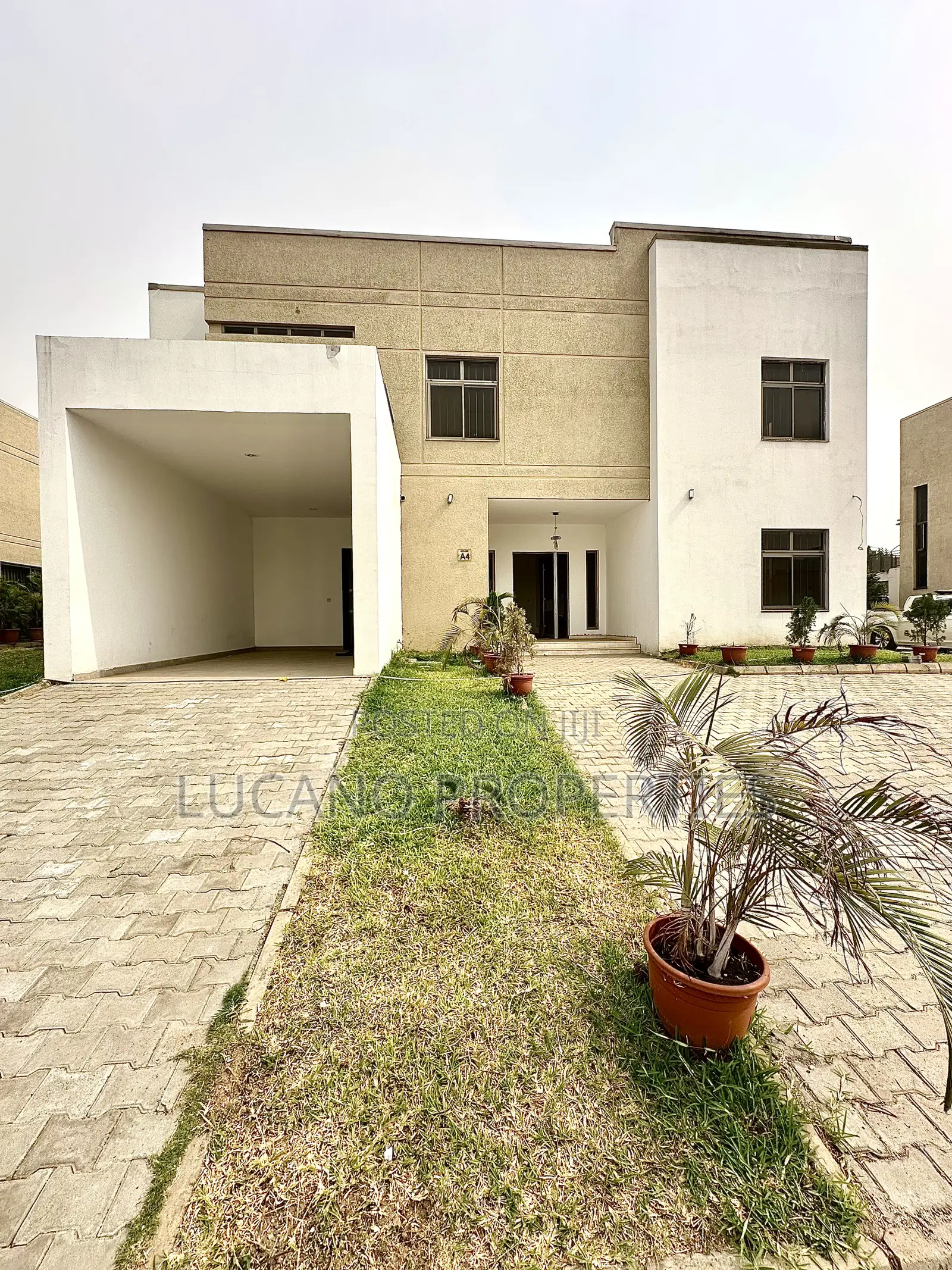 5bdrm Duplex in Maitama District for sale