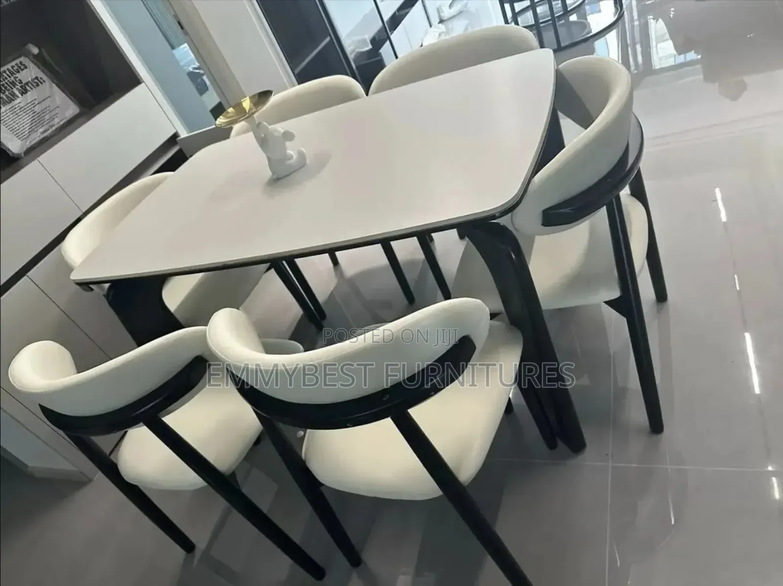 Unique Classic Dinning Table Set.