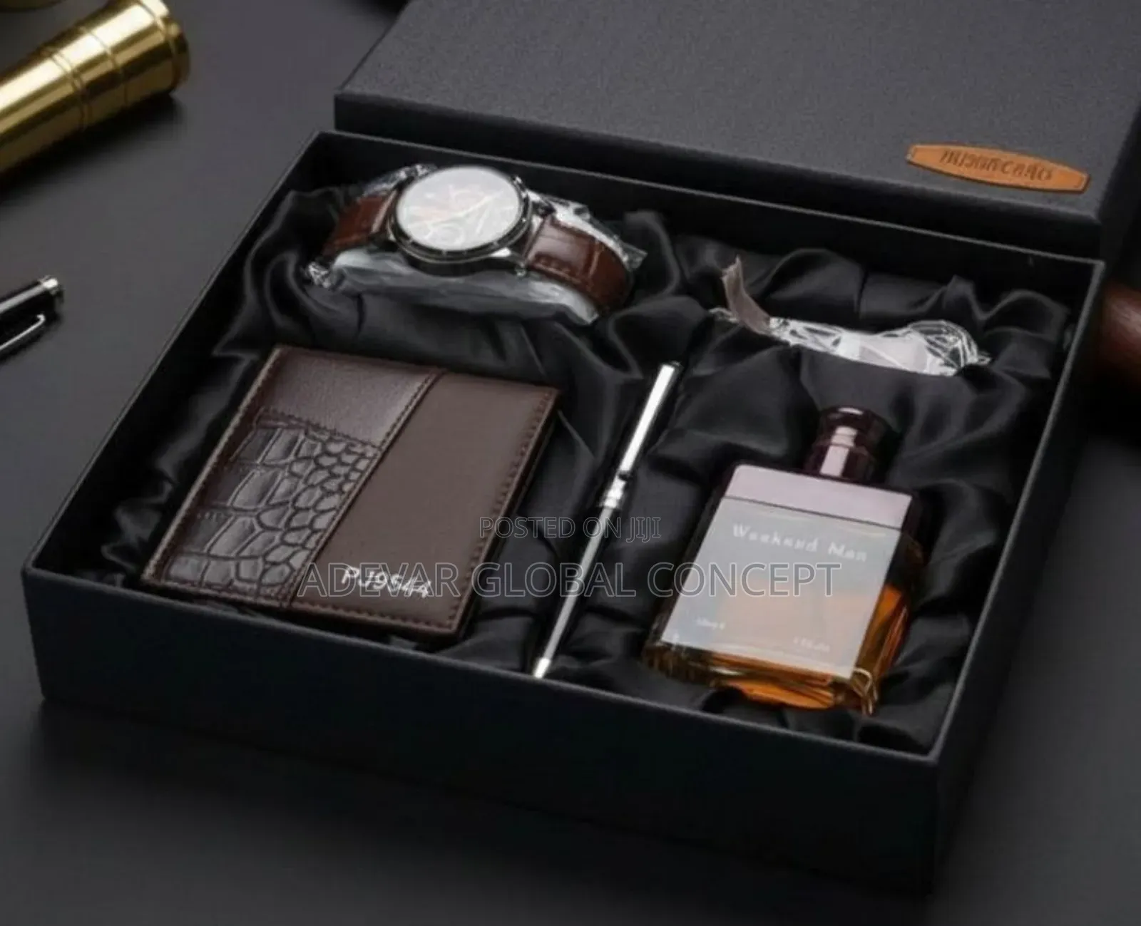 Gentleman's Gift Box Set -
Wristwatch
Pen
Wallet
Weekend Man Perfume