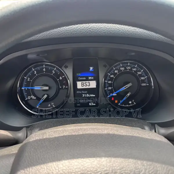 New Toyota Hilux 2025 Black