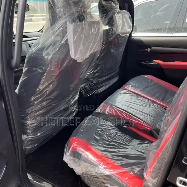 New Toyota Hilux 2025 Black