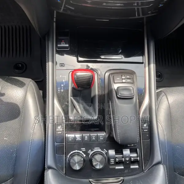 Lexus LX 570 AWD 2018 Gold