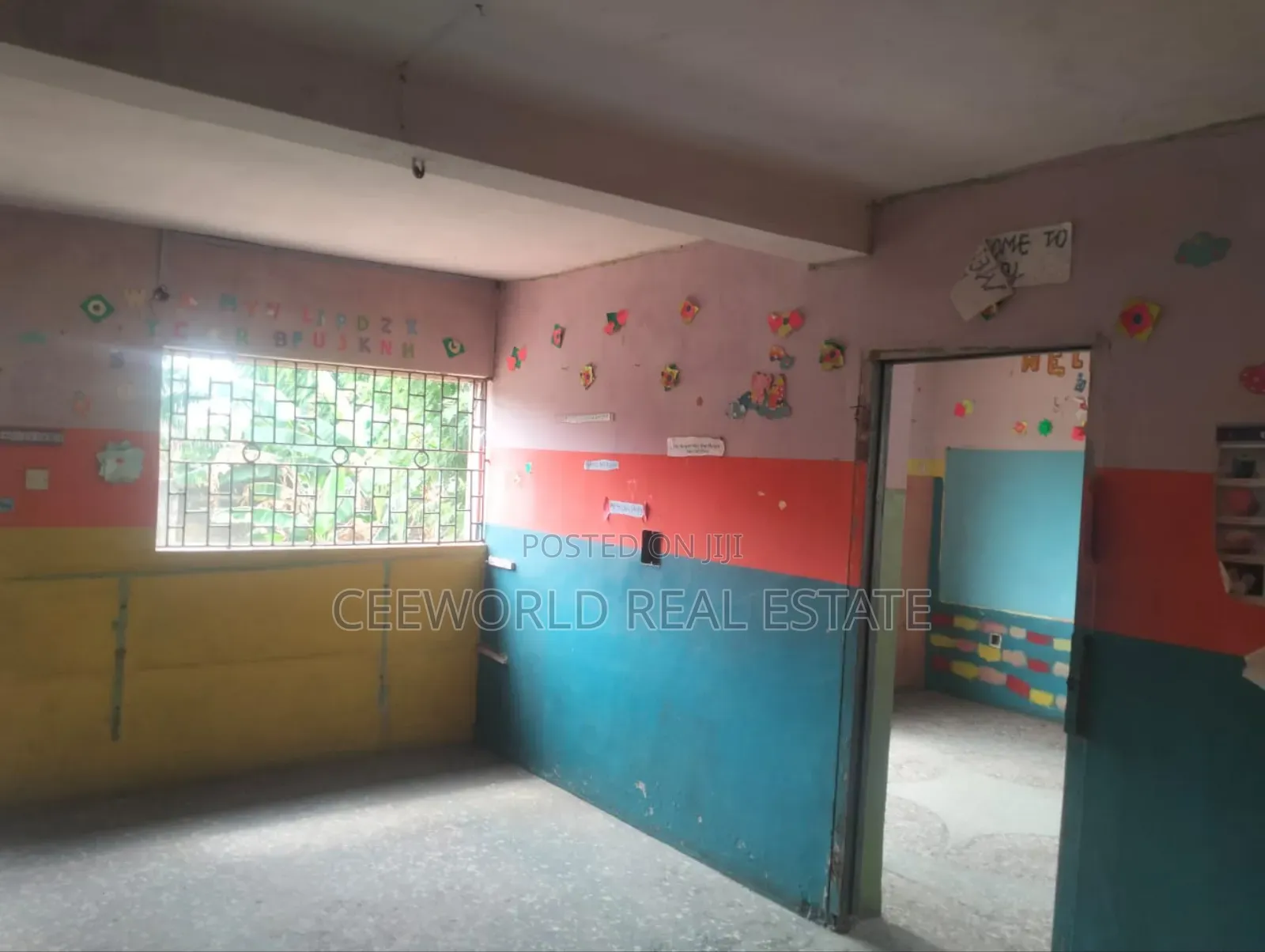 For Lease Old Bungalow Self Compound at Olapade Agoro, Oluyole State