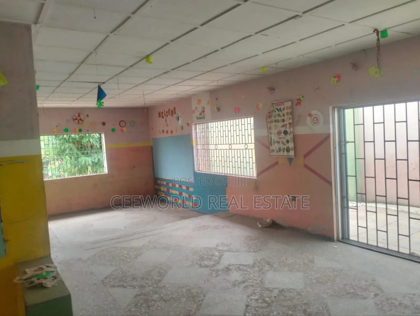 For Lease Old Bungalow Self Compound at Olapade Agoro, Oluyole State