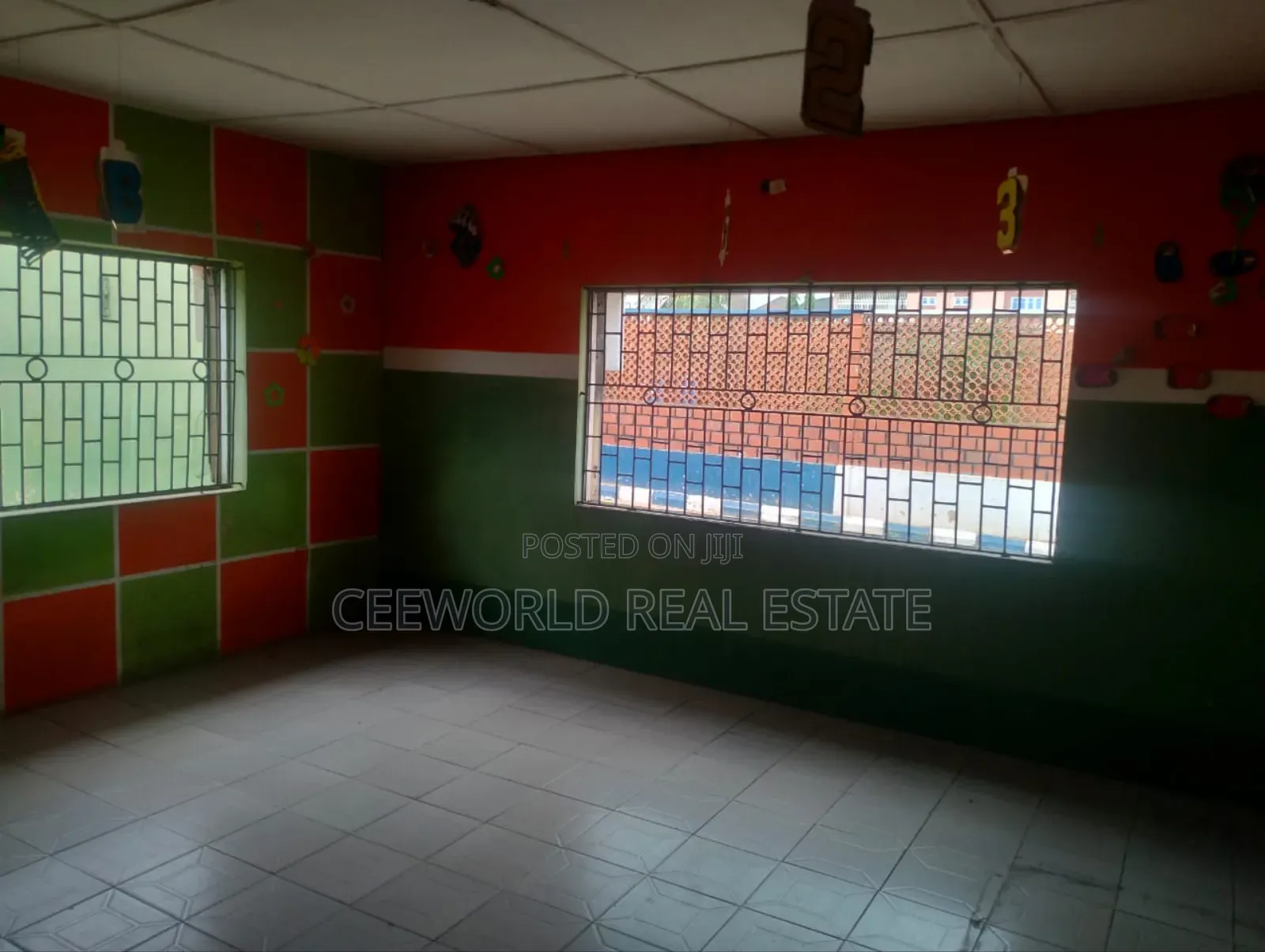 For Lease Old Bungalow Self Compound at Olapade Agoro, Oluyole State