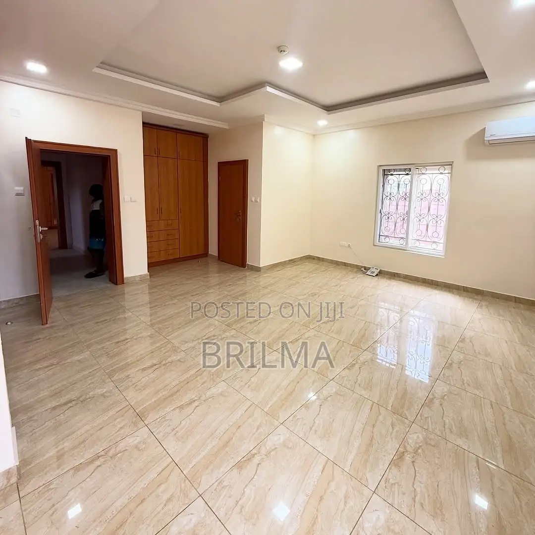 5bdrm Duplex in Maitama for sale