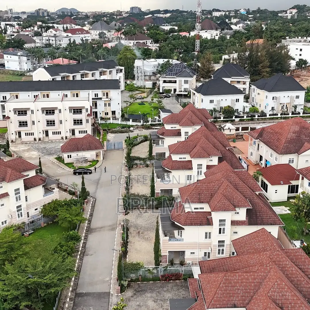 5bdrm Duplex in Maitama for sale