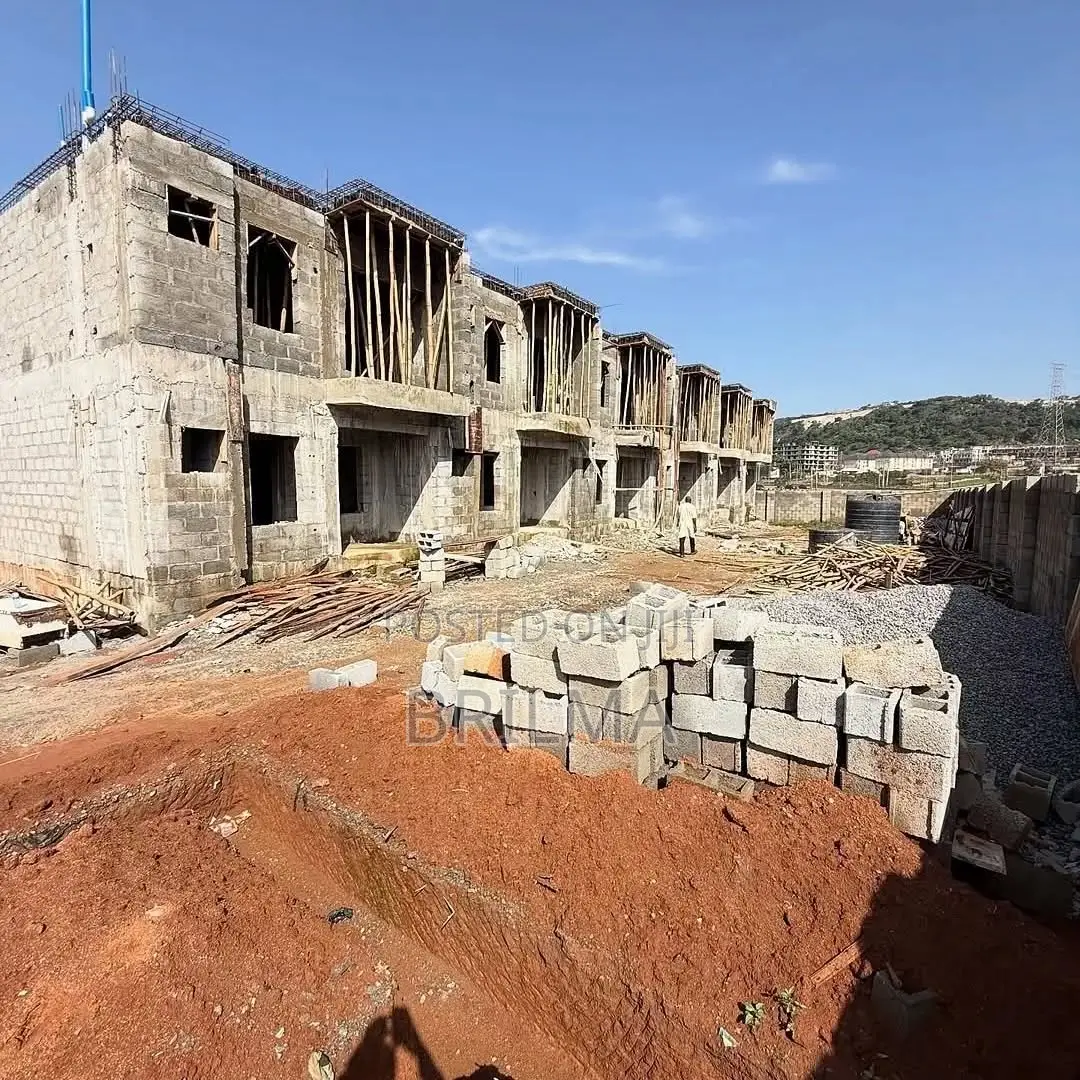 4bdrm Duplex in Katampe for sale