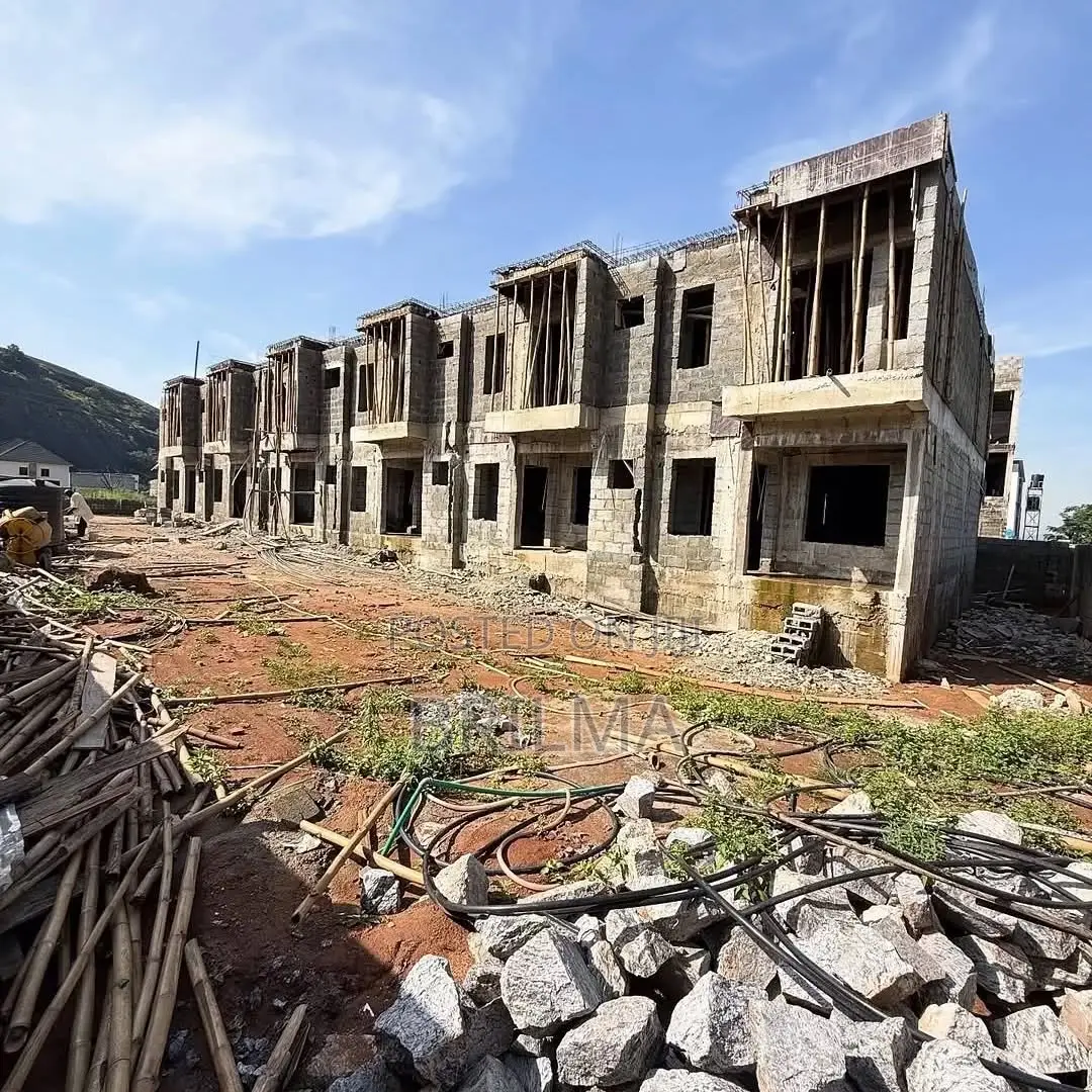 4bdrm Duplex in Katampe for sale