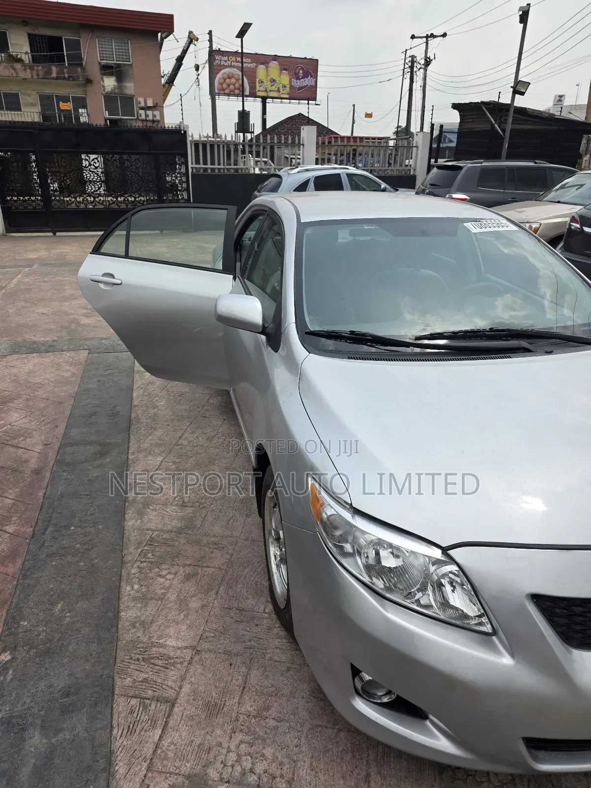 Toyota Corolla LE 4dr Sedan (1.8L 4 cyl 4A) 2009 Silver