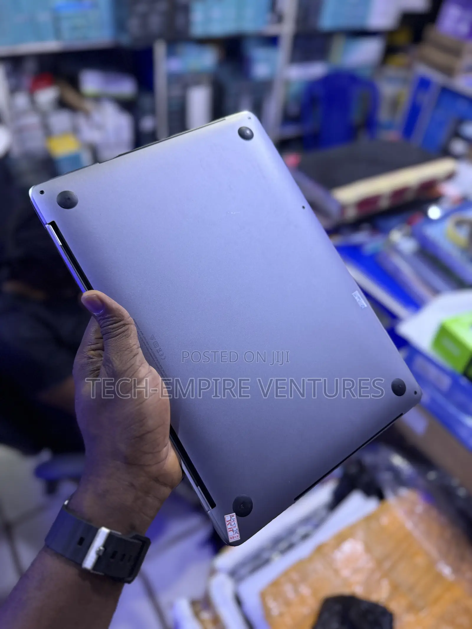 Laptop Apple MacBook Pro 2020 16GB Intel Core I7 SSD 256GB