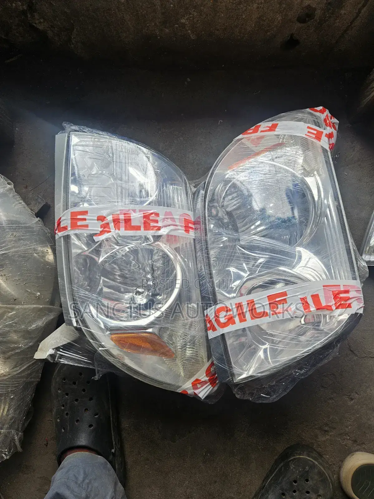 Headlight Toyota 4runner 2003-2005