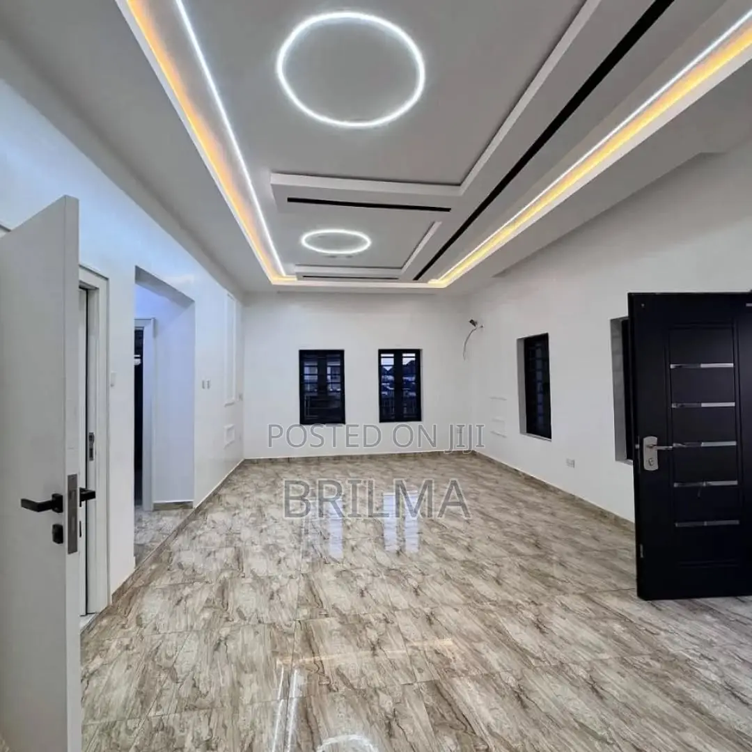5bdrm Mansion in Dakwo District for sale