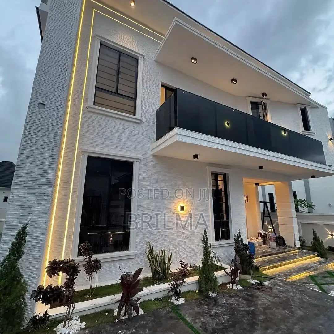 5bdrm Mansion in Galadimawa for sale
