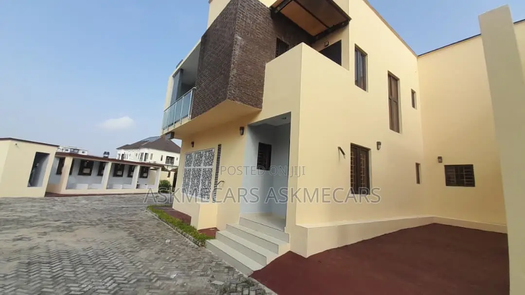 4bdrm Duplex in Abraham Adesanya, Ajah for rent