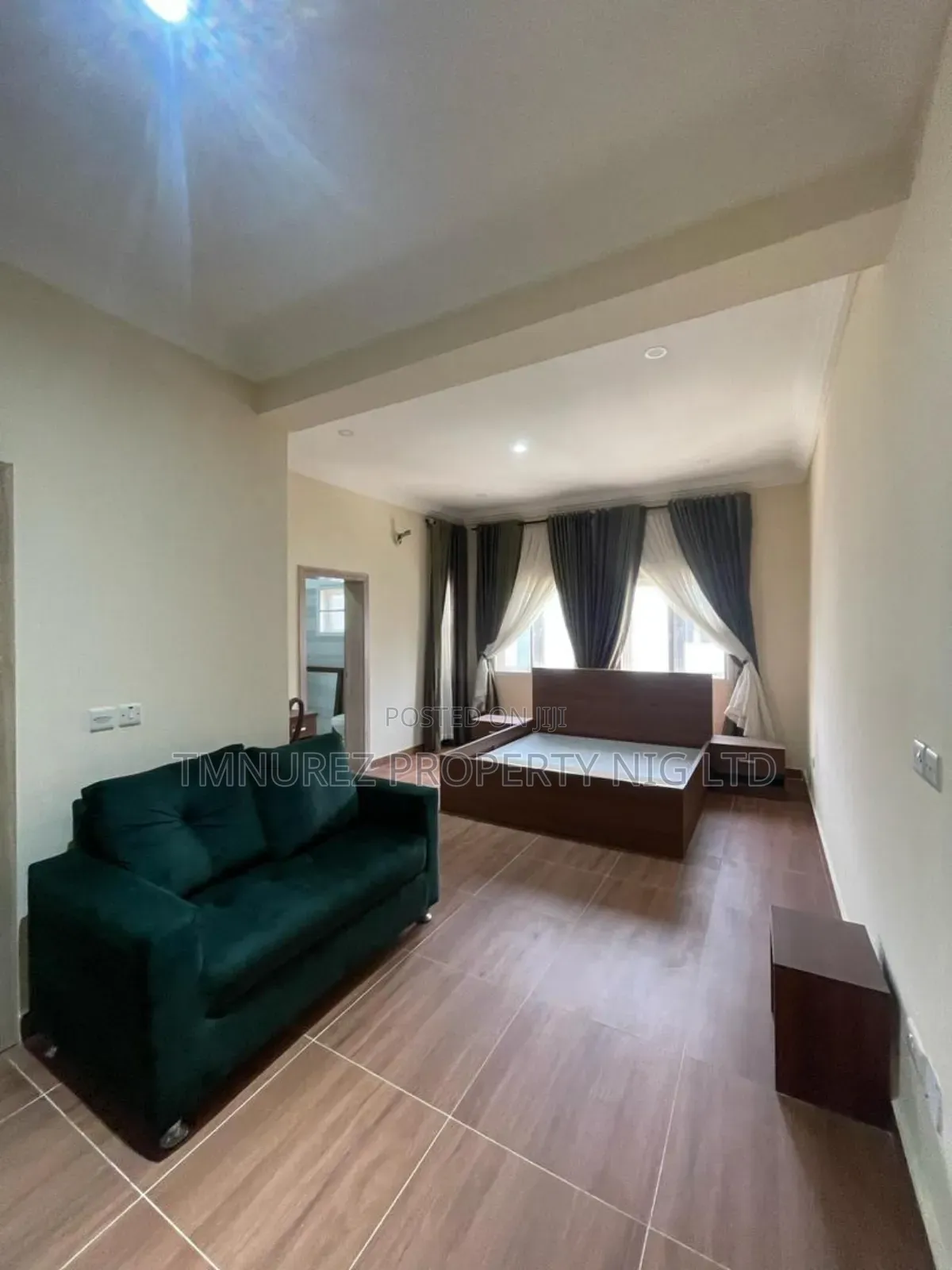4bdrm Duplex in Chevron for rent
