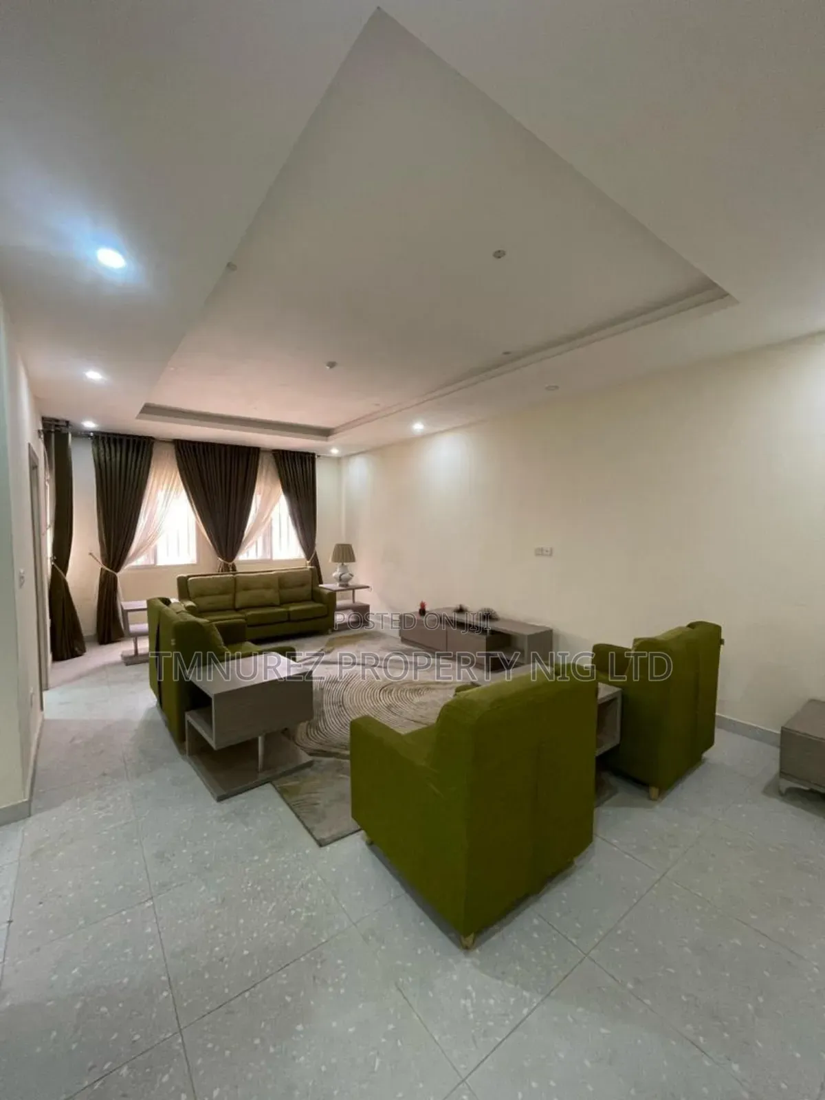 4bdrm Duplex in Chevron for rent