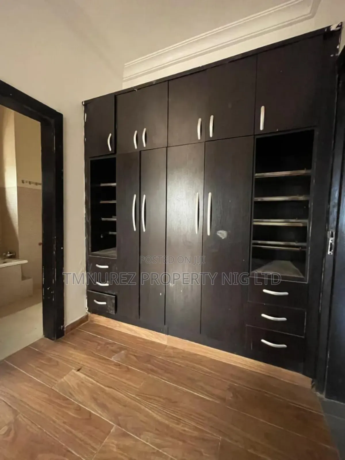 3bdrm Apartment in Agungi for rent