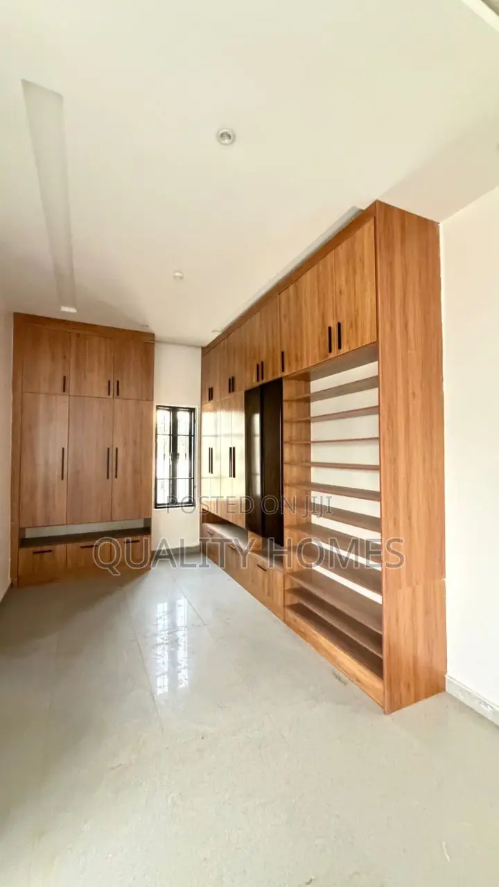 Furnished 7bdrm Duplex in Asokoro for sale